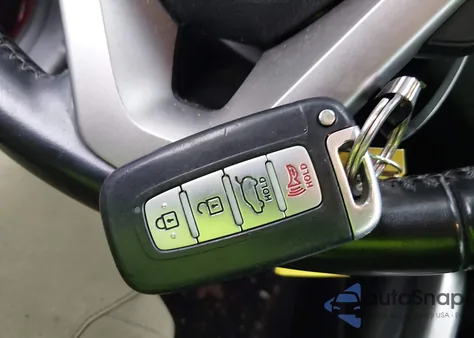 2017 Hyundai Veloster Value Edition из США, поврежденный, VIN KMHTC6AD1HU316905